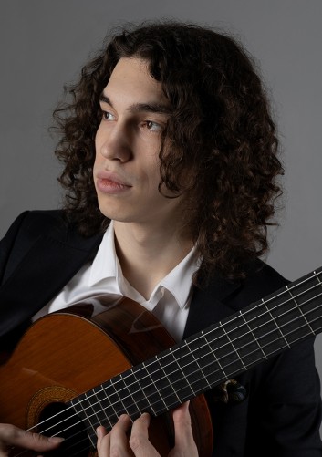 Михаил КОРОТКОВ