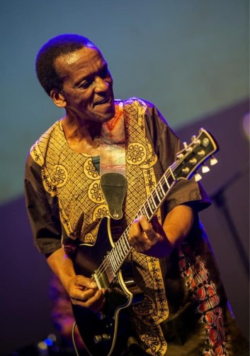 Луи МЛАНГА и LOUIS MHLANGA TRIO